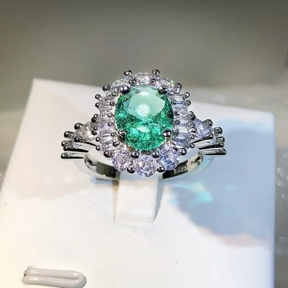 New Stunning women's size 7  ring - Picture 2 of 4